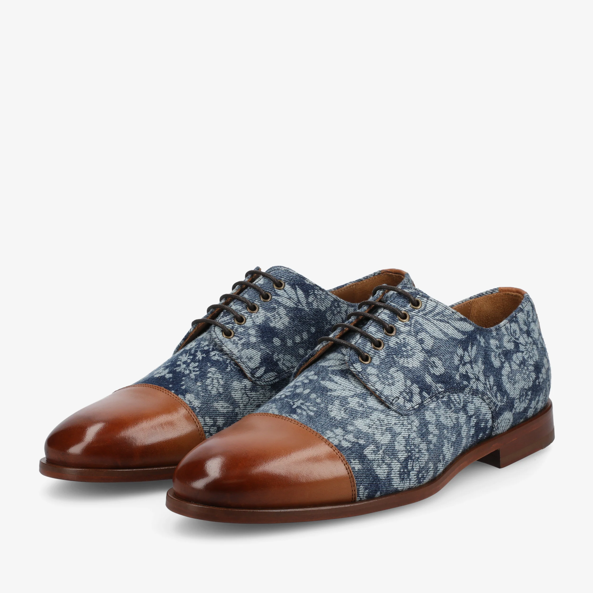 The Jack Oxford Shoe in Washed Denim Floral - Image 5